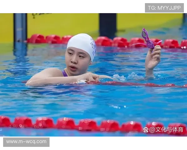 女子100米蛙泳唐钱婷1分05秒27创亚洲最佳，香港何诗蓓摘铜